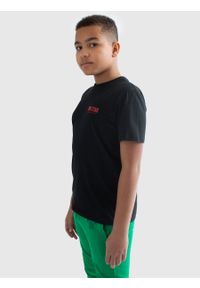 Big-Star - Koszulka chłopięca z niewielkim logo na piersi czarna Tesser 906. Okazja: na co dzień. Kolor: czarny. Materiał: skóra, dzianina, materiał. Wzór: nadruk. Styl: casual, sportowy