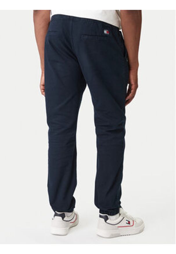 Tommy Jeans Joggery DM0DM23102 Granatowy Regular Fit. Kolor: niebieski. Materiał: bawełna