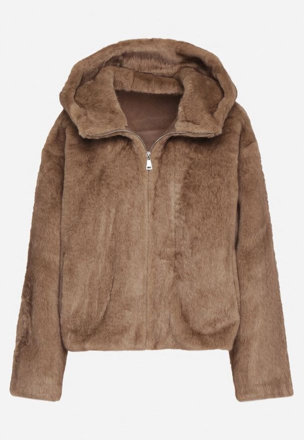 Born2be - Brązowa Kurtka Futrzana z Nieodpinanym Kapturem Lanasia. Okazja: na co dzień. Kolor: brązowy. Materiał: futro. Styl: casual, elegancki