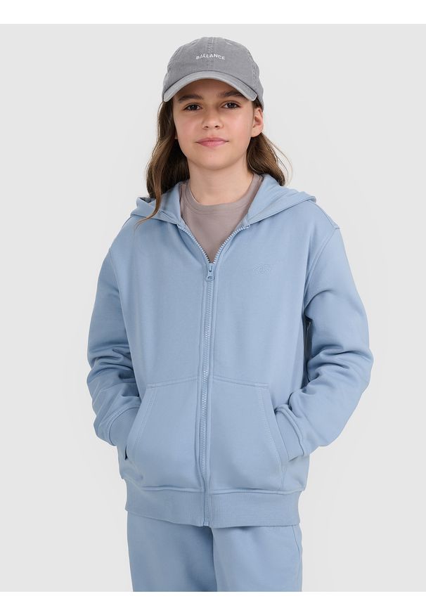 4f - 4F Bluza dresowa rozpinana z kapturem dziewczęca - niebieska 140 (9-10 lat). Okazja: na co dzień. Typ kołnierza: kaptur. Kolor: niebieski. Materiał: dresówka. Wzór: gładki, ze splotem. Sezon: lato. Styl: casual, sportowy