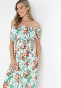 Born2be - Zielona Sukienka Midi Hiszpanka z Gumkami w Pasie Asarina. Okazja: na co dzień. Typ kołnierza: dekolt hiszpanka. Kolor: zielony. Materiał: tkanina. Wzór: kwiaty. Styl: casual. Długość: midi #3