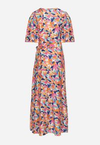 Born2be - Beżowo-Różowa Kopertowa Sukienka w Kwiaty z Materiałowym Paskiem w Talii Quapia. Okazja: na co dzień, na spacer. Typ kołnierza: dekolt w kształcie V. Kolor: beżowy. Materiał: materiał. Wzór: kwiaty. Typ sukienki: kopertowe. Styl: klasyczny, casual #2