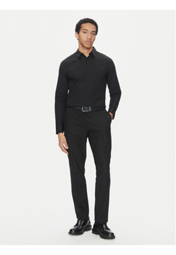 Calvin Klein Koszula LV04LB145G Czarny Slim Fit. Kolor: czarny. Materiał: bawełna
