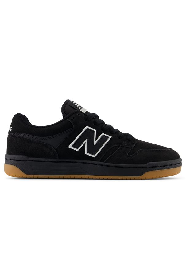 Buty męskie New Balance Numeric NM480SBW – czarne. Kolor: czarny. Materiał: guma, skóra, zamsz, dresówka, materiał, syntetyk. Szerokość cholewki: normalna. Wzór: nadruk. Sport: bieganie