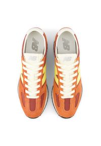 Buty unisex New Balance U4712FA – pomarańczowe. Kolor: pomarańczowy. Materiał: syntetyk, materiał, zamsz. Szerokość cholewki: normalna. Wzór: jodełka. Sezon: lato #4