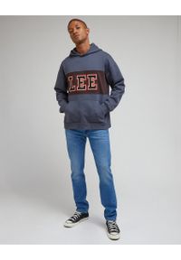 Lee - LEE SEASONAL HOODIE MĘSKA BLUZA Z KAPTUREM NIEROZPINANA DUSTY NAVY LM07RHA72. Typ kołnierza: kaptur. Styl: klasyczny #3