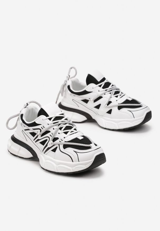 Born2be - Biało-Czarne Sneakersy z Ekoskóry na Grubej Podeszwie z Podwójnym Sznurowaniem Cellira. Zapięcie: sznurówki. Kolor: biały. Materiał: jeans. Wzór: aplikacja
