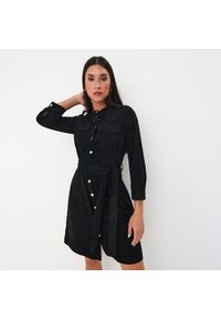 Mohito - Koszulowa sukienka mini - Czarny. Kolor: czarny. Typ sukienki: koszulowe. Długość: mini