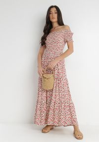 Born2be - Różowo-Zielona Sukienka z Wiskozy Cheri. Typ kołnierza: dekolt hiszpanka. Kolor: różowy. Materiał: wiskoza. Wzór: kwiaty. Sezon: lato. Typ sukienki: rozkloszowane. Długość: maxi #4