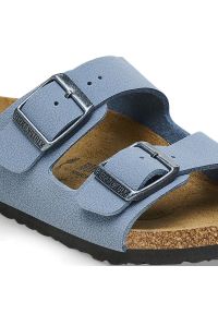 Klapki Birkenstock Arizona Kids Bs Jr 1026424 niebieskie. Nosek buta: otwarty. Zapięcie: pasek. Kolor: niebieski. Materiał: nubuk, welur, polar, materiał, zamsz. Wzór: paski #3