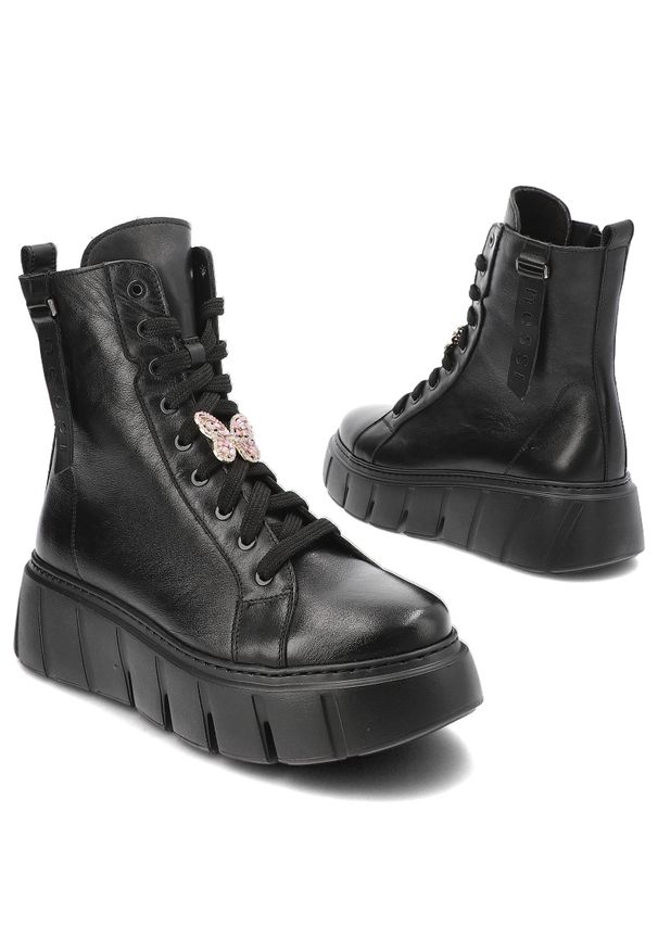 Czarne Botki Nessi Modne Obuwie Damskie Z Motylem. Okazja: na co dzień. Zapięcie: sznurówki. Kolor: czarny. Materiał: skóra. Styl: casual