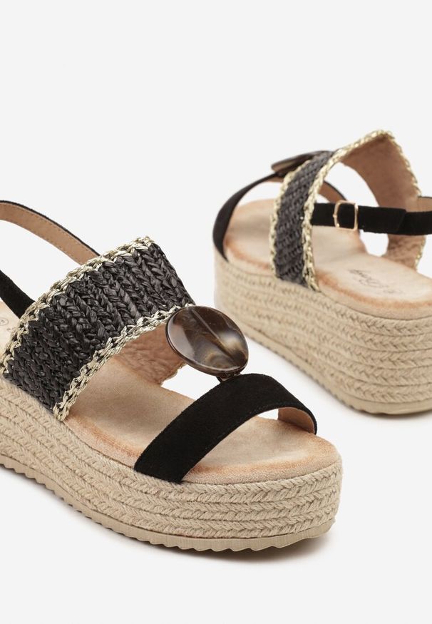 Born2be - Czarne Sandały na Grubej Podeszwie z Plecionką i Aplikacją Noroti. Okazja: na co dzień. Zapięcie: sprzączka. Kolor: czarny. Materiał: jeans. Wzór: aplikacja. Sezon: lato. Styl: glamour, elegancki, casual