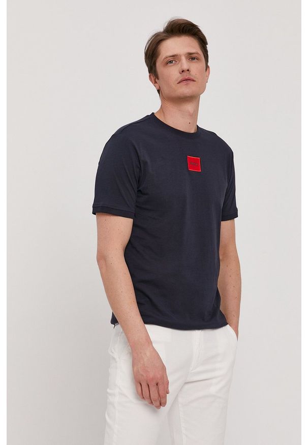Hugo - T-shirt. Okazja: na co dzień. Kolor: niebieski. Materiał: dzianina. Wzór: aplikacja. Styl: casual