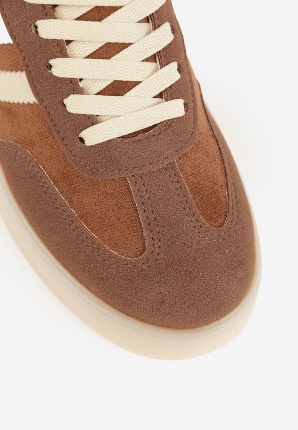 Renee - Brązowe Sneakersy na Platformie w Stylu Tenisówek Ozdobione Paskami Ladia. Okazja: na co dzień. Zapięcie: pasek. Kolor: brązowy. Materiał: jeans. Wzór: aplikacja. Sezon: wiosna. Obcas: na platformie