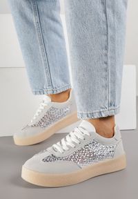 Born2be - Szare Sneakersy na Grubej Podeszwie Ozdobione Cyrkoniami Orinrya. Okazja: na co dzień. Kolor: szary. Materiał: jeans. Wzór: aplikacja #1