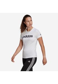 Koszulka z krótkim rękawem damska Adidas Gym & Pilates. Kolor: biały, czarny, wielokolorowy. Materiał: bawełna. Długość rękawa: krótki rękaw. Długość: krótkie. Sport: joga i pilates