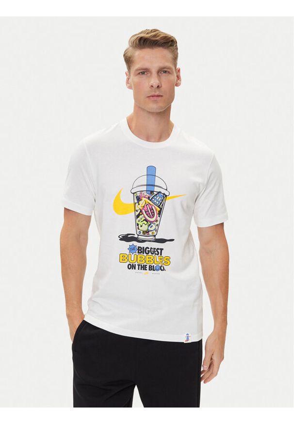 Nike T-Shirt HJ0770 Biały Regular Fit. Kolor: biały. Materiał: bawełna