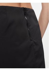 Calvin Klein Jeans Spódnica mini Light Padded Cargo Skirt J20J222620 Czarny Regular Fit. Kolor: czarny. Materiał: syntetyk #4