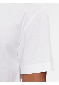 Calvin Klein T-Shirt K10K112749 Biały Comfort Fit. Kolor: biały. Materiał: bawełna #4