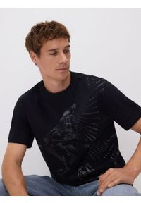 Reserved - T-shirt comfort z nadrukiem - czarny. Kolor: czarny. Materiał: bawełna, dzianina. Wzór: nadruk