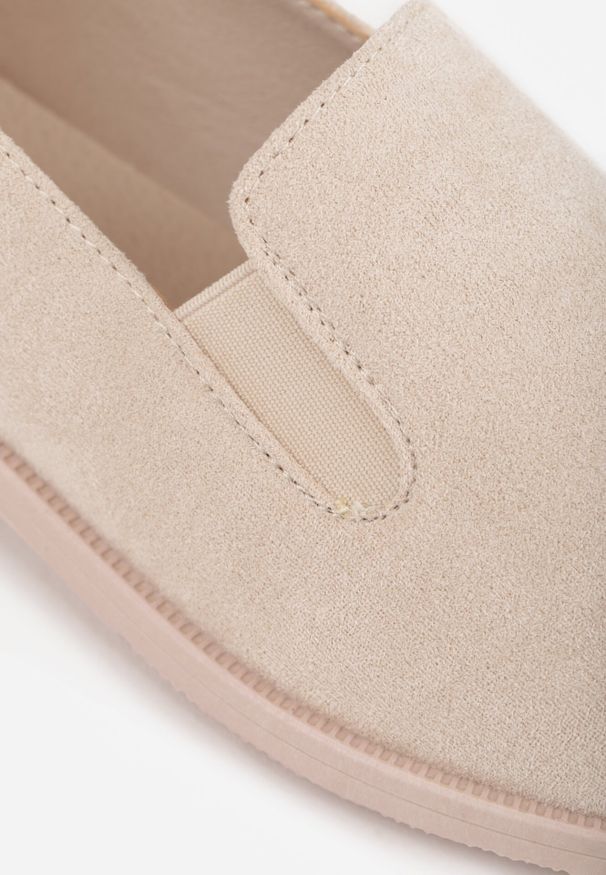 Born2be - Beżowe Mokasyny Loafersy z Imitacji Zamszu Valtoria. Kolor: beżowy. Materiał: zamsz. Obcas: na obcasie. Styl: klasyczny. Wysokość obcasa: niski