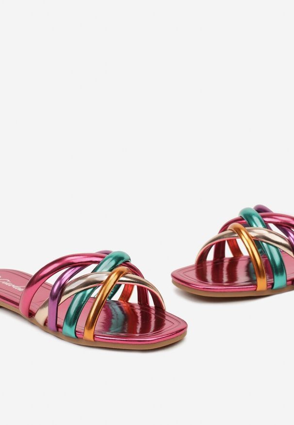 Renee - Fuksjowe Płaskie Klapki Otwarte z Ozdobnymi Paskami Vemina. Nosek buta: otwarty. Kolor: różowy. Wzór: paski. Sezon: lato. Styl: elegancki