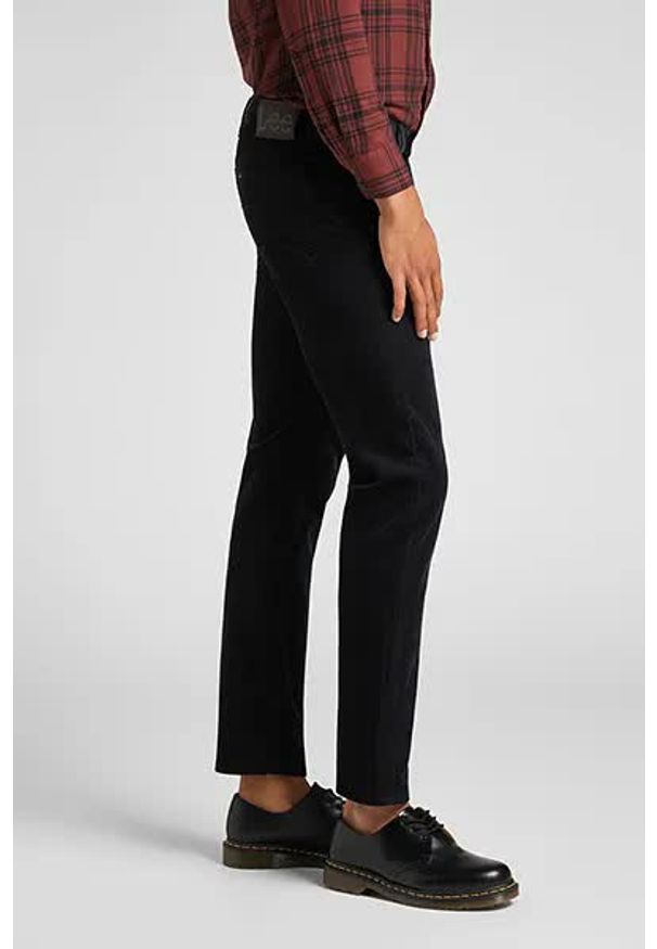 Lee - LEE DAREN ZIP FLY MĘSKIE SPODNIE SZTRUKSOWE BLACK L707RL01 112140700