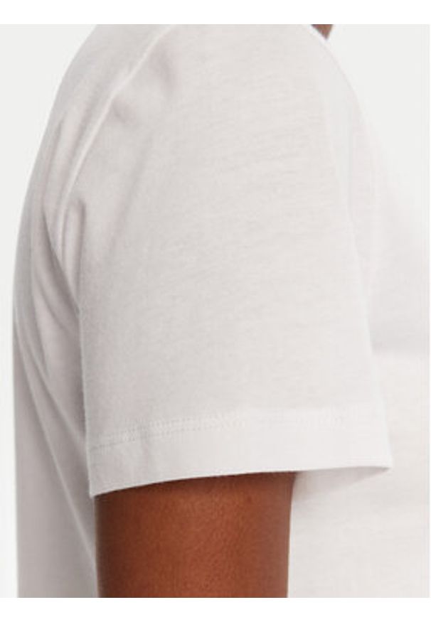 Armani Exchange T-Shirt XW001366 AF10356 U0002 Biały Regular Fit. Kolor: biały. Materiał: bawełna