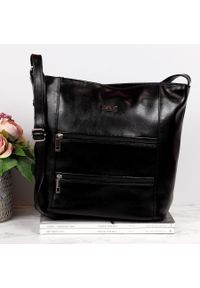 Skórzana torebka damska czarna DAN-A T450. Kolor: czarny. Materiał: skórzane