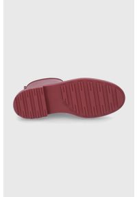 Calvin Klein Kalosze damskie kolor czerwony. Nosek buta: okrągły. Kolor: czerwony. Materiał: materiał, guma. Wzór: gładki #5
