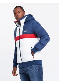 Ombre Clothing - Kolorowa sportowa kurtka męska w stylu retro – niebiesko-biała V1. Typ kołnierza: kołnierzyk stójkowy. Kolor: niebieski. Materiał: materiał, syntetyk, poliester, guma. Wzór: kolorowy. Styl: retro, sportowy