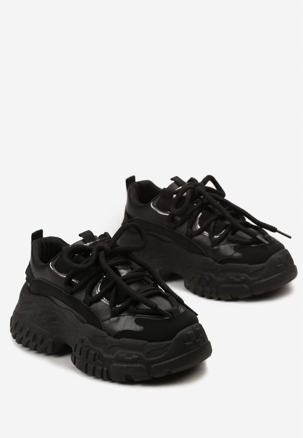 Born2be - Czarne Sneakersy na Grubej Podeszwie z Ozdobnym Sznurowaniem przed Kostkę Mystarie. Wysokość cholewki: przed kostkę. Kolor: czarny