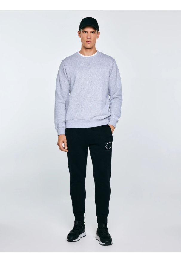 Big-Star - Bluza męska szara Marltones 901. Okazja: na co dzień. Kolor: szary. Materiał: jeans, materiał, dresówka. Wzór: aplikacja. Styl: casual, sportowy