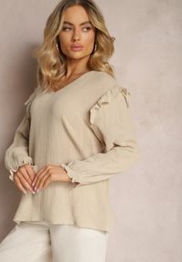 Renee - Beżowa Bawełniana Bluzka z Trójkątnym Dekoltem i Ozdobną Falbanką Redsta. Kolor: beżowy. Materiał: bawełna. Styl: elegancki #4
