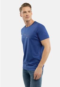 Volcano - Bawełniany t-shirt T-TED. Kolekcja: plus size. Kolor: niebieski. Materiał: bawełna. Długość rękawa: krótki rękaw. Długość: krótkie