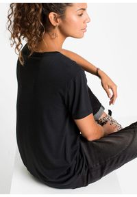 bonprix - T-shirt z dekoltem w serek. Typ kołnierza: dekolt w serek. Kolor: czarny. Długość rękawa: krótki rękaw. Długość: krótkie, długie #3