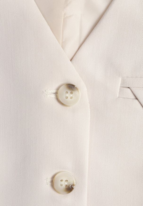 Born2be - Beżowa Kamizelka Garniturowa z Imitacją Kieszonek Mawelin. Kolor: beżowy