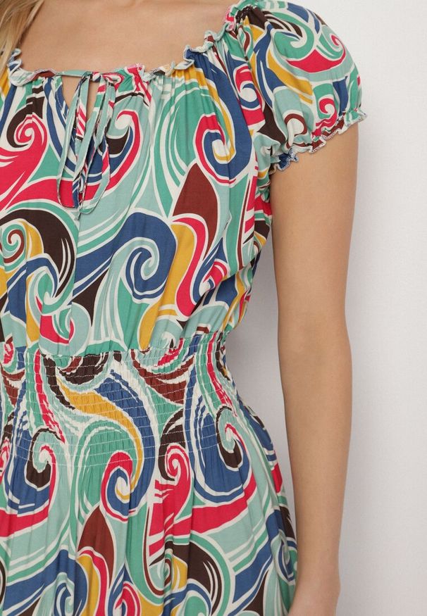 Born2be - Jasnozielona Bawełniana Sukienka z Abstrakcyjnym Wzorem i Gumką w Pasie Orralisa. Okazja: na co dzień. Kolor: zielony. Materiał: bawełna. Typ sukienki: proste, rozkloszowane. Styl: elegancki, casual, klasyczny