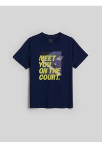 4f - 4F T-shirt regular z nadrukiem męski - granatowy L. Okazja: na co dzień, na spacer, do pracy. Kolor: niebieski. Materiał: materiał, bawełna. Wzór: nadruk. Styl: casual #1