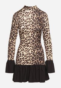 Born2be - Brązowa Taliowana Sukienka w Panterkę ze Stójką i Falbankami Poladi. Okazja: na co dzień. Typ kołnierza: kołnierz z falbankami, kołnierzyk stójkowy. Kolor: brązowy. Długość rękawa: długi rękaw. Wzór: motyw zwierzęcy. Typ sukienki: dopasowane. Styl: klasyczny, casual, elegancki #5