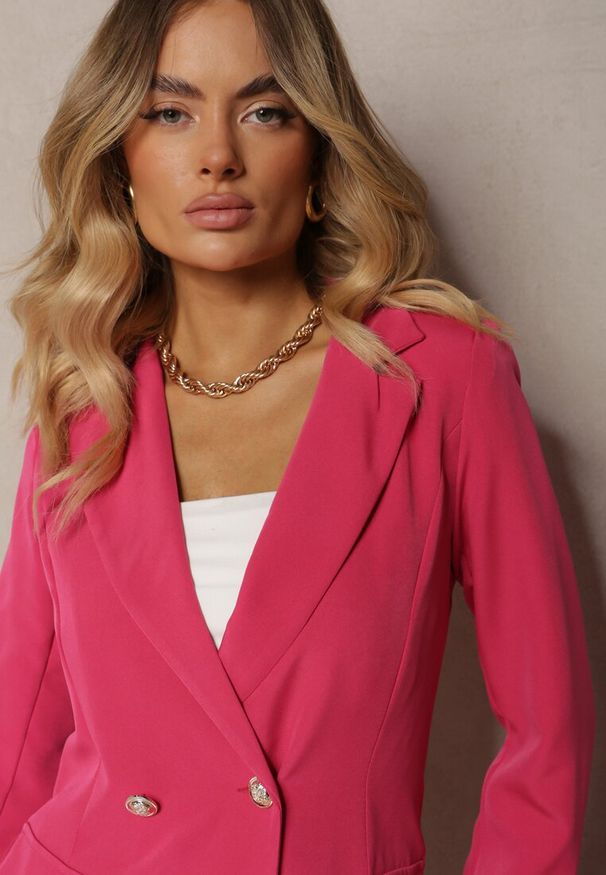 Renee - Ciemnoróżowa Marynarka Taliowana Dwurzędowa Swal. Kolor: różowy. Długość rękawa: długi rękaw. Długość: długie. Styl: elegancki
