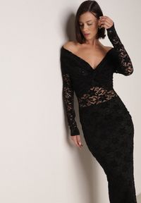 Born2be - Czarna Dopasowana Sukienka Koronkowa z Odkrytymi Ramionami i Węzłem Serehaneh. Okazja: na co dzień. Kolor: czarny. Materiał: koronka. Wzór: aplikacja. Typ sukienki: z odkrytymi ramionami. Styl: casual, elegancki #4