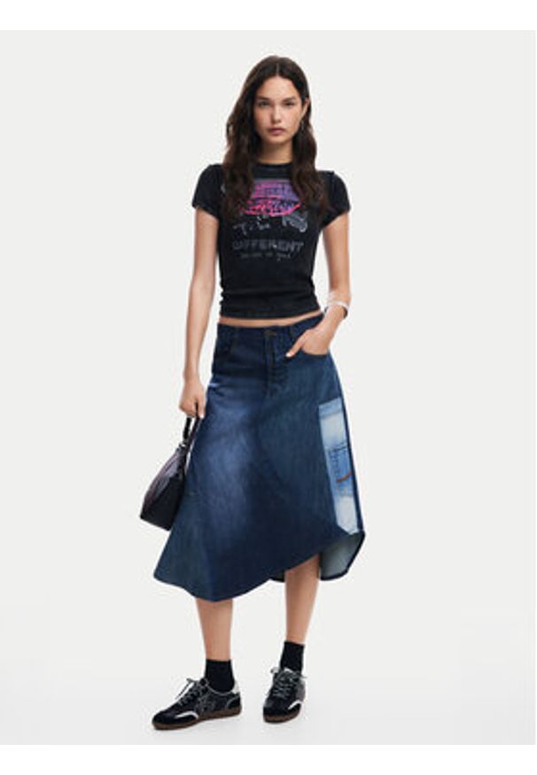 Desigual T-Shirt 25SWTKX6 Szary Slim Fit. Kolor: szary. Materiał: bawełna