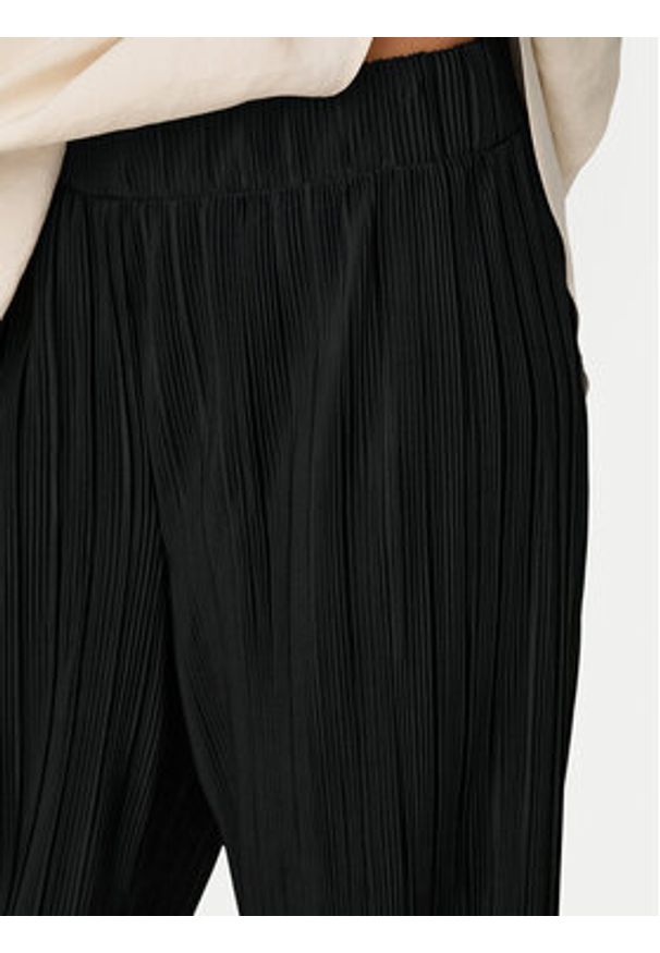 only - ONLY Spodnie materiałowe Ravenna 15318505 Czarny Regular Fit. Kolor: czarny. Materiał: syntetyk