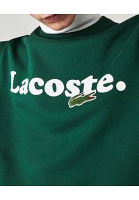Lacoste - LACOSTE - Zielona bluza z logo. Okazja: na co dzień. Typ kołnierza: golf. Kolor: zielony. Materiał: jeans, bawełna. Długość rękawa: długi rękaw. Długość: długie. Wzór: haft. Styl: casual, elegancki #3