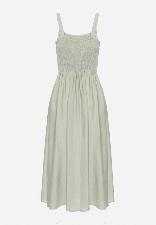 Born2be - Zielona Wiskozowa Sukienka o Rozkloszowanym Kroju z Kwadratowym Dekoltem Avmila. Typ kołnierza: dekolt kwadratowy. Kolor: zielony. Materiał: wiskoza. Styl: klasyczny