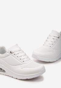 Born2be - Białe Sneakersy z Podeszwą Air i Ozdobną Perforacją Florias. Kolor: biały #6