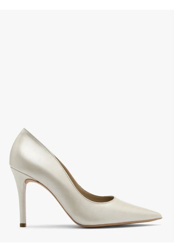 Ryłko - Perłowe czółenka na wysokim obcasie. Kolor: beżowy. Materiał: skóra. Obcas: na obcasie. Styl: street. Wysokość obcasa: wysoki