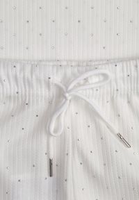 Born2be - Biały Komplet Oversize z Cyrkoniami T-shirt i Spodnie Arnatea. Kolor: biały. Wzór: aplikacja #6