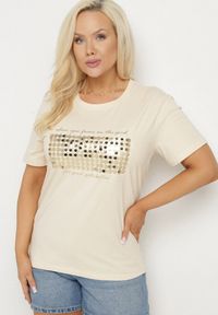 Born2be - Beżowy T-shirt Bawełniany Ozdobiony Cekinami Lirenell. Okazja: na co dzień, do pracy. Kolor: beżowy. Materiał: bawełna. Wzór: aplikacja. Styl: glamour, klasyczny, casual